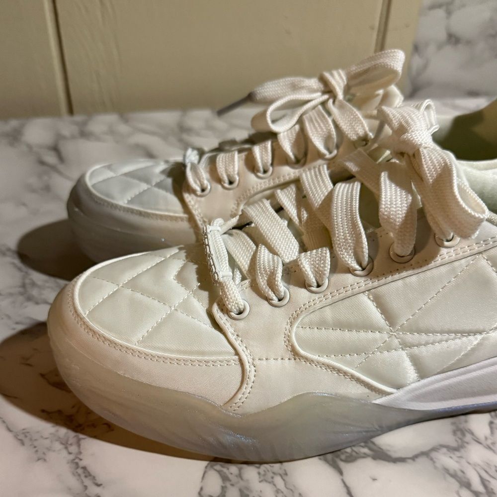 NEW Skechers Denali Subtle Spark Women`s Sneakers Skechers White Quilted - Picture 5 of 10